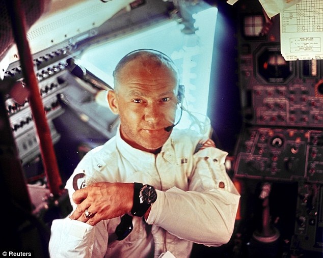 Buzz Aldrin ở tuổi 39 khi đang thực hiện sứ mệnh bay lên Mặt Trăng ngày 20/7/1969.