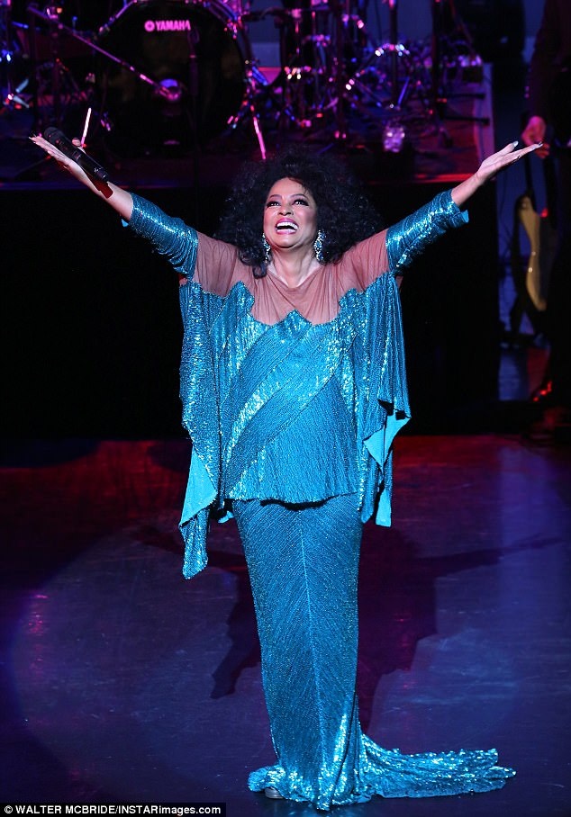 Ngoài ca hát, Diana Ross cũng từng thử sức với diễn xuất. Vai diễn chính của bà trong “Lady Sings the Blues” (1972) từng nhận được đề cử tại giải Quả Cầu Vàng và Oscar.