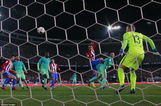 Barcelona - Atletico: Quyết chiến tại Nou Camp - 2
Griezmann ghi bàn để cứu vớt hy vọng cho Atletico trước cuộc đấu ở Nou Camp