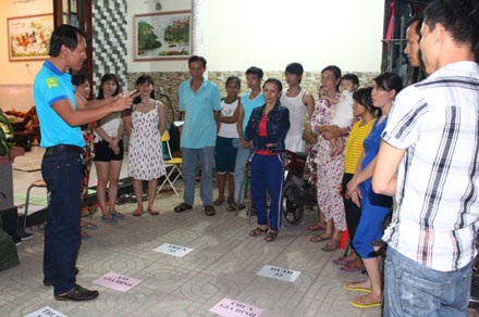 Rạn nứt gia đình vì vòng xoáy... tăng ca - 1
Khảo sát về làm thêm giờ tại một xóm trọ công nhân ở huyện Trảng Bom, Đồng Nai.