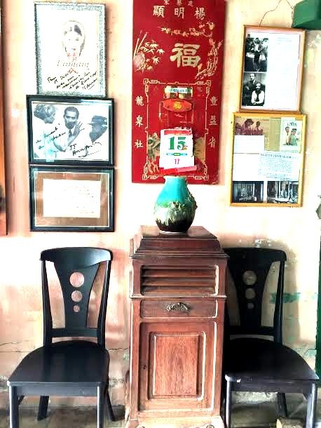 Về thăm ngôi nhà cổ đẹp nhất xứ Tây Đô - 13 Hình ảnh về chủ nhân căn nhà cùng tư liệu xung quanh bộ phim Người tình