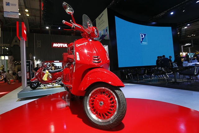 Vespa 946 Red có giá bán 405 triệu đồng - 8 Vespa 946 Red có giá bán 405 triệu đồng - 8