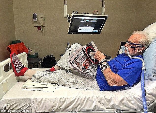 Tại bệnh viện, ông đã bình phục trở lại.