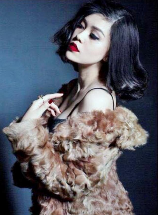 Cận cảnh những người đẹp vào bán kết Hoa khôi Nam Bộ 2017 (P.2) - 20 Hoàng Thị Lan Hương (SN 1995, Nghệ An).