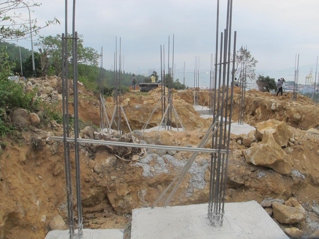 Cảnh cáo Phó Chủ tịch quận vụ 40 móng biệt thự không phép ở Sơn Trà - 1
40 móng biệt thự xây dựng không phép trên bán đảo Sơn Trà
