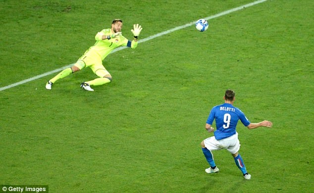 
... sau cú khứa lòng đẳng cấp ở hiệp 2
