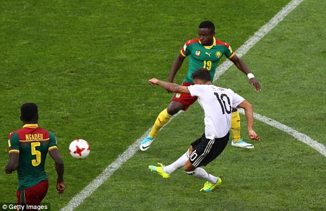 Đức đánh bại Cameroon trong ngày trọng tài rút nhầm thẻ đỏ - 12
Đức đã chơi ấn tượng ở hiệp 2, sau khi khá bế tắc ở hiệp 1