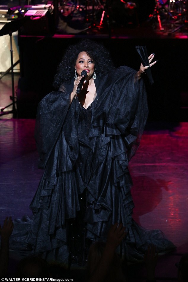 Diana Ross đã bán được hơn 100 triệu đĩa nhạc trên khắp thế giới.