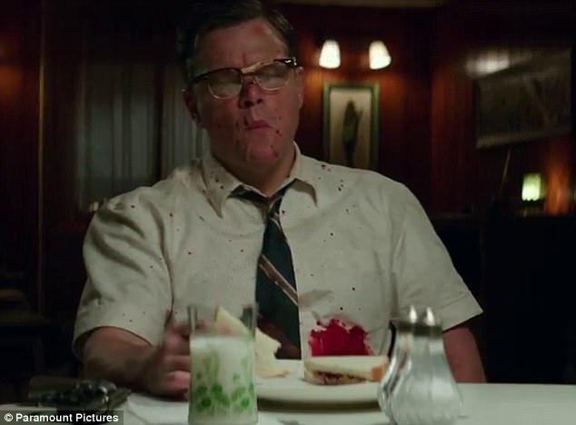 Matt Damon lĩnh cú thụi trời giáng trong phim mới của Geroge Clooney - 5 Để bảo vệ con trai, Gardner đã ra tay tiêu diệt một tên sát nhân trong băng đảng.