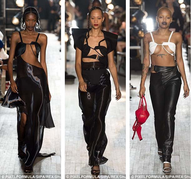 Sau show trình diễn gây sốc của thương hiệu Namilia (Đức), show của Helmut Lang cũng gây choáng.