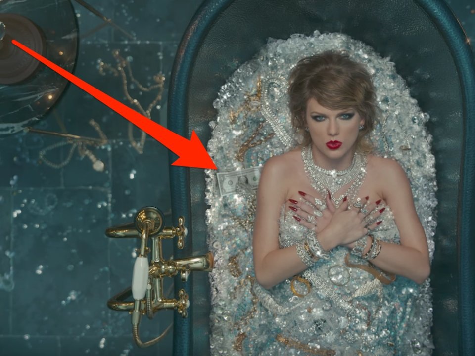 Lawsuit for $1 compensation: Did you see a $1 bill lying next to Taylor Swift's right arm in a bathtub filled with diamonds?