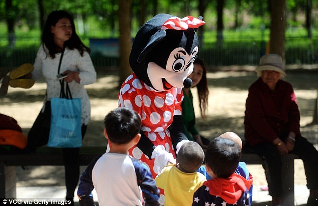 “Chuột Minnie buồn nhất” và câu chuyện cảm động mẹ chồng - nàng dâu - 1 Câu chuyện về “Chuột Minnie buồn nhát” đang được lan truyền trên mạng xã hội Trung Quốc.
