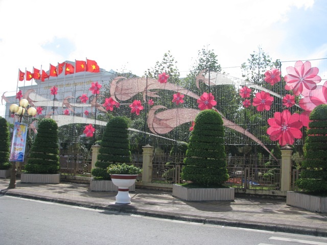 Ấn tượng hình gà “khủng” đón Tết Đinh Dậu - 12