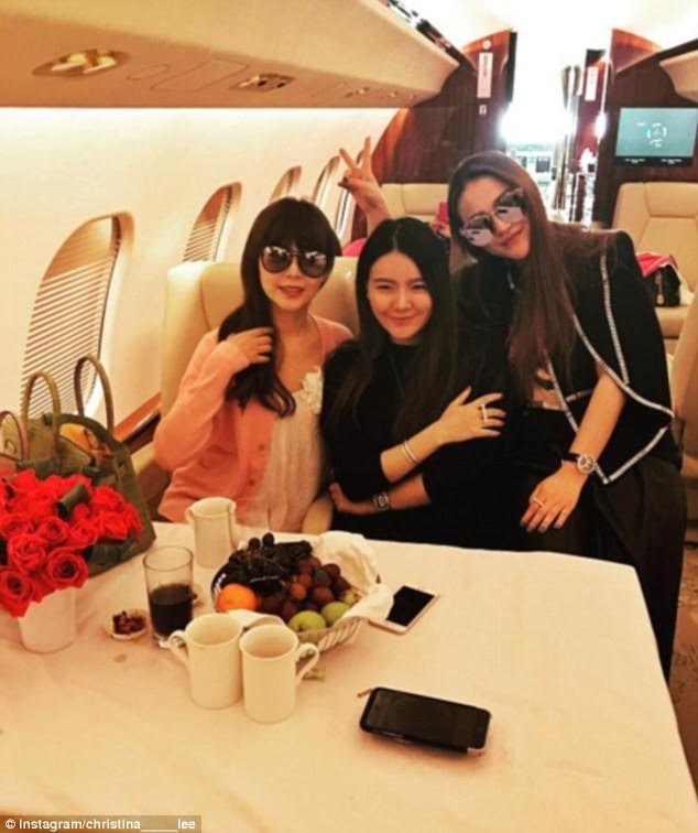 Cuộc sống “vạn người mơ” của các tiểu thư con nhà giàu Trung Quốc - 5 Cuộc sống “vạn người mơ” của các tiểu thư con nhà giàu Trung Quốc - 5