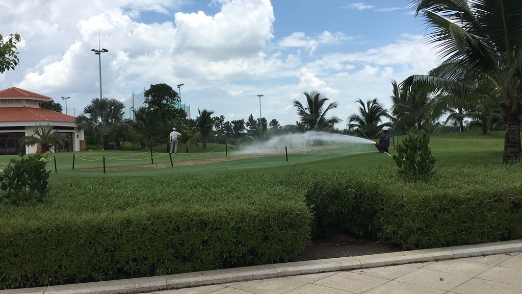 Cận cảnh sân golf VIP nằm trong… sân bay Tân Sơn Nhất - 3 Cận cảnh sân golf VIP nằm trong… sân bay Tân Sơn Nhất - 3
