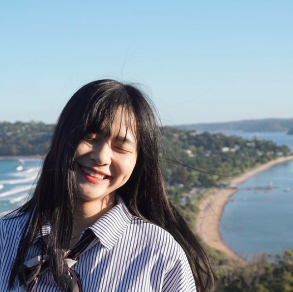 Du học sinh Việt cười khoe lúm đồng tiền khiến ngàn trái tim thương nhớ - 2 Du học sinh Việt cười khoe lúm đồng tiền khiến ngàn trái tim thương nhớ - 2