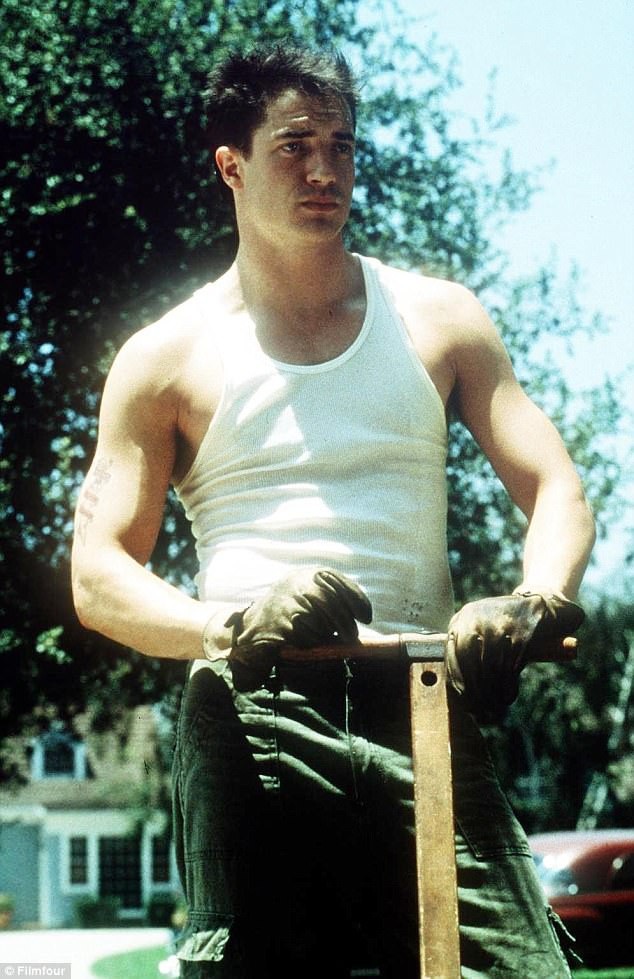 Không thể nhận ra sao phim Xác ướp Ai Cập ngày nào - 5
Brendan Fraser một thời gắn liền tên tuổi với hàng loạt bộ phim cực hot ngoài rạp chiếu