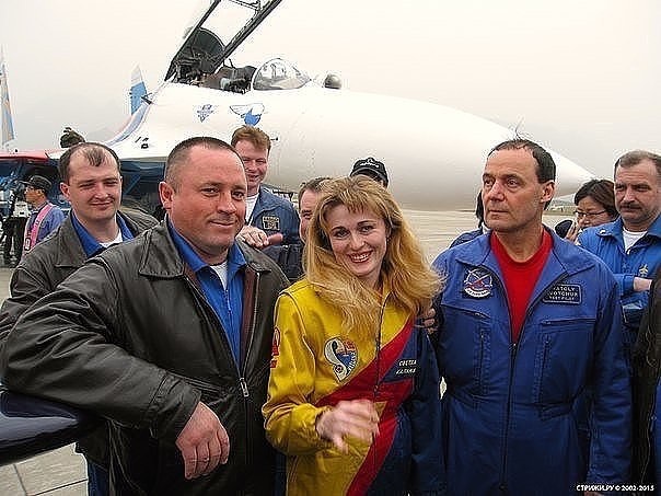 Vào năm 1991, bà trở thành thành viên của đội tuyển phi công nhào lộn quốc gia Nga. Vào năm 1996, bà đã chiến thắng danh hiệu vô địch thế giới đầu tiên trong bảng phi công nữ và bắt đầu gặt hái cơn mưa huy chương vàng.