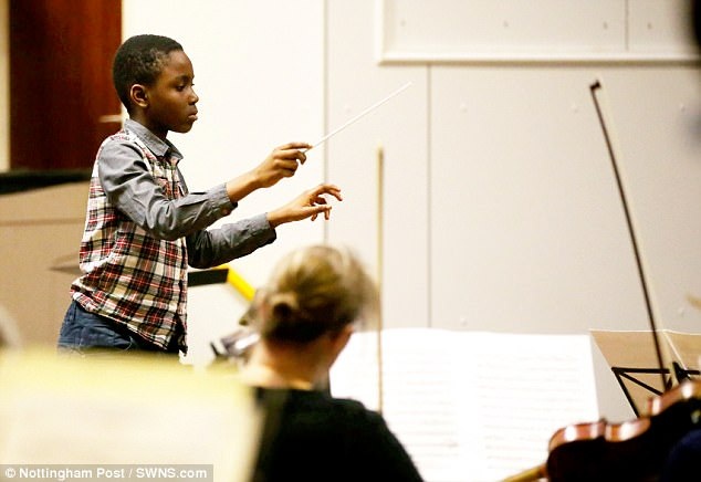 Vào ngày 2/4 tới đây, Matthew 11 tuổi sẽ trở thành nhạc trưởng trẻ nhất thế giới khi chỉ huy dàn nhạc Nottingham Symphony Orchestra biểu diễn tại nhà hát lớn trong thành phố.