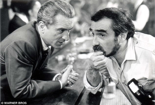 Các “lão tướng” U80 huyền thoại tái xuất với vai… “gangster” - 11 Robert De Niro và đạo diễn Martin Scorsese cùng bàn bạc trên phim trường “Goodfellas” (Chiến hữu - 1990).