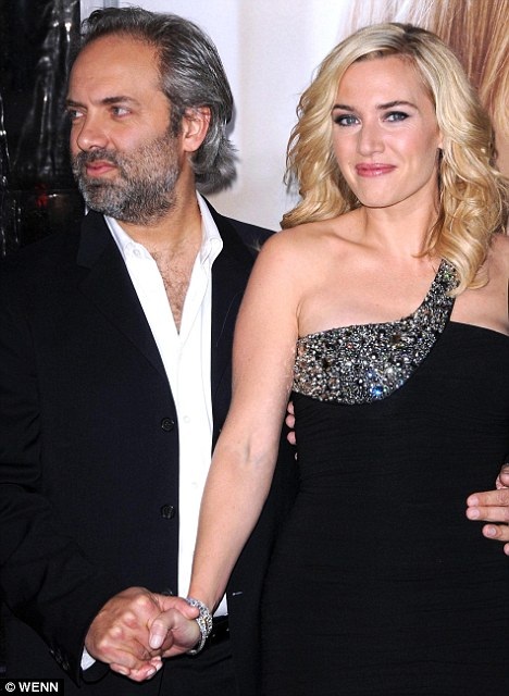 Đạo diễn Sam Mendes (ảnh) trước đây từng có một người con trai với nữ diễn viên Kate Winslet. Hiện giờ, Winslet đang chung sống với người chồng thứ 3 và đã đón thêm một cậu con trai từ cuộc hôn này.