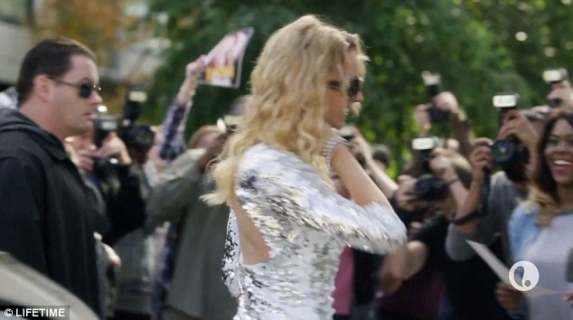 Cuộc đời thăng trầm của “công chúa pop” Britney Spears lên phim - Ảnh 6. Cuộc đời thăng trầm của “công chúa pop” Britney Spears lên phim - Ảnh 6.