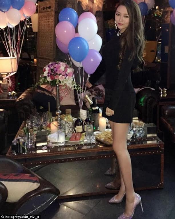 Cuộc sống “vạn người mơ” của các tiểu thư con nhà giàu Trung Quốc - 6 Cuộc sống “vạn người mơ” của các tiểu thư con nhà giàu Trung Quốc - 6