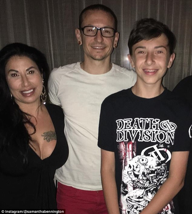 Hình ảnh trưởng nhóm Linkin Park trong những giờ khắc cuối đời - 6 Nam ca sĩ Chester Bennington bên vợ cũ Samantha và con trai từ cuộc hôn nhân thứ 2 - Draven.