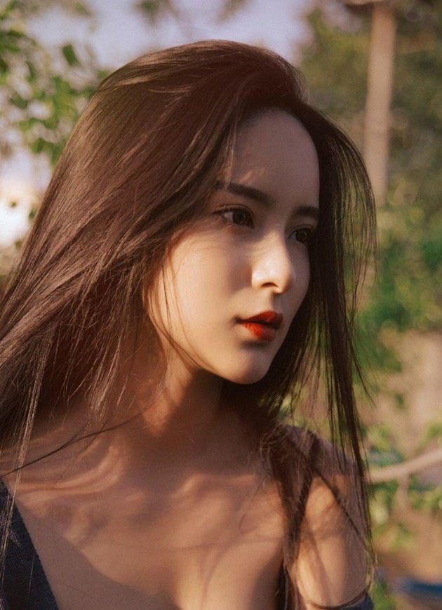 "Thần tiên tỷ tỷ" thế hệ mới của giới trẻ Trung Quốc - 4 Cô có sở thích rất dễ thương là nuôi những chú thú cưng nhỏ như các chú mèo.