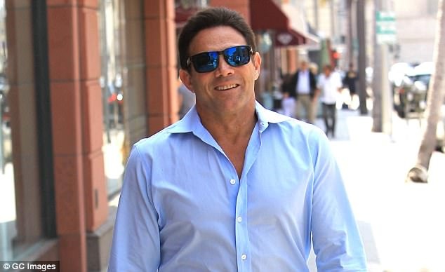 Leonardo DiCaprio chật vật với vai diễn vì… chưa từng dùng chất cấm - 3 Tác giả tự truyện - Jordan Belfort.