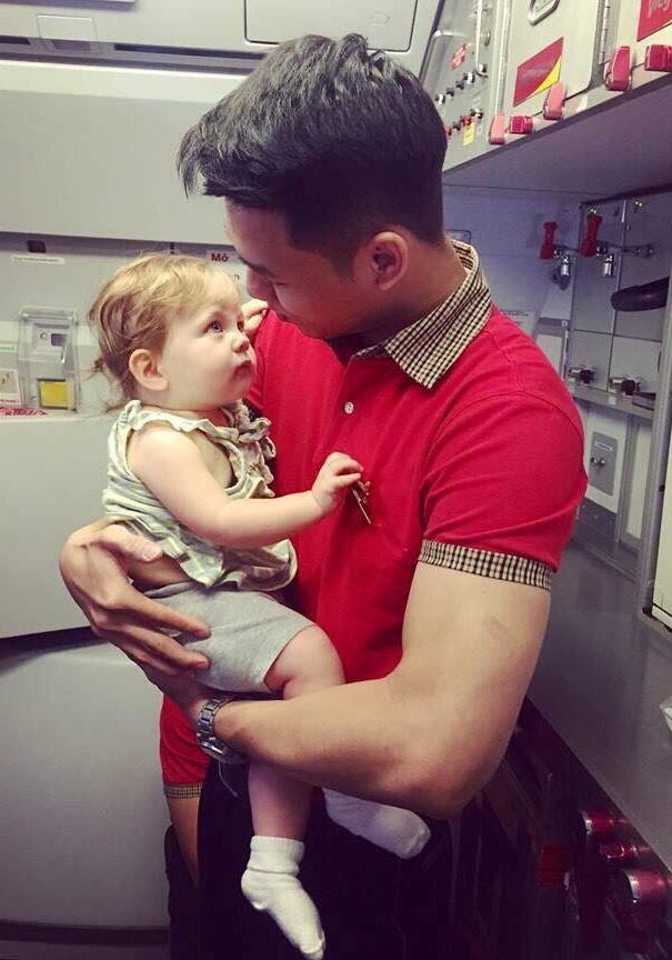 Hành khách nhí đáng yêu mùa trung thu Vietjet - 6 Yêu quá, bé ơi!