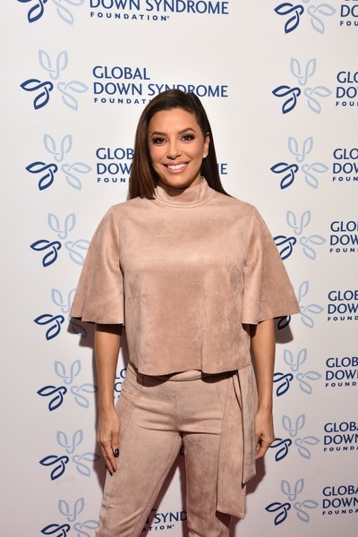 Eva Longoria mang bầu 4 tháng - 6
Eva Longoria hết lời ca ngợi chồng mới. Cô khen chồng là người chu toàn và đáng tin cậy