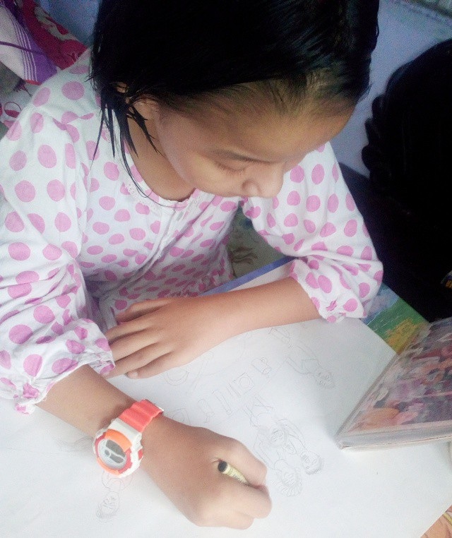 Ánh mắt đáng thương của bé gái 10 tuổi bị câm điếc kèm tim bẩm sinh - 6