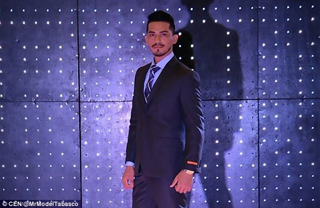 Cuộc thi nam vương bị hủy vì thí sinh không đủ tiêu chuẩn - 3 Cuộc thi “Mr Tobasco 2017” là một cuộc thi nam vương cấp bang. Ban đầu, tiêu chí của cuộc thi đặt ra khá cao, sự kiện cũng thu hút sự quan tâm của truyền thông, công chúng tại địa phương.