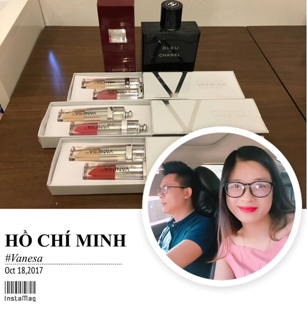 Vừa ra mắt chỉ mới 1 tuần, set son kem cho nàng môi thâm đã cháy hàng - 7 Doanh nhân Dương Thanh Mai – Bà Chủ thương hiệu Hải Sản Vitot cũng đã tậu ngay một bộ ba em son Vanesa siêu xinh, cho đôi môi căng mọng quyến rũ
