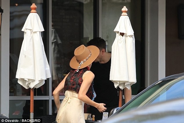 
Elon Musk sở hữu khối tài sản gần 20 tỷ USD và từng qua 2 đời vợ, có 6 đứa con
