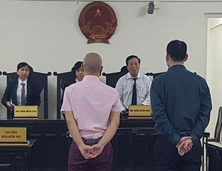 Giám đốc người Nhật lĩnh 10 năm tù vì buôn lậu 7 pho tượng vàng - 2 Giám đốc người Nhật bản cùng đồng phạm lĩnh án tù tại Việt Nam vì tội buôn lâu.