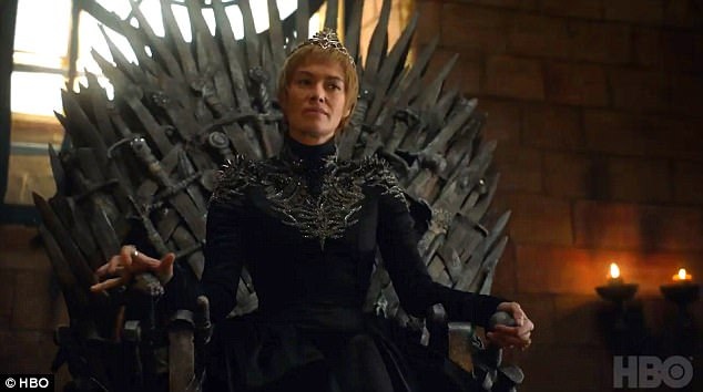 Người em trai cũng đồng thời là người tình của Nữ hoàng Cersei - Jaime Lannister - vẫn ở bên chị mình dù mối quan hệ giữa họ đã xen lẫn yêu - hận.