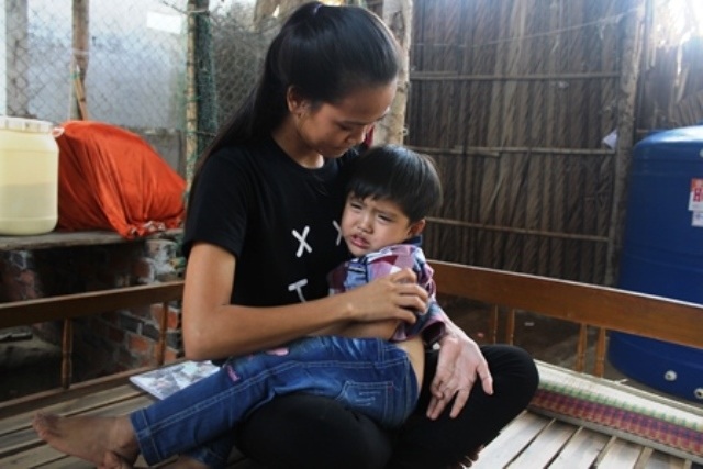 Mẹ chết, 5 chị em mồ côi thiếu ăn, sống khốn khó trong căn nhà sắp sập - 7