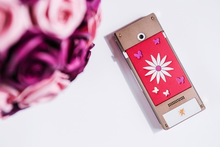 Món quà biết nói lời yêu của Mobiado - 8 Chế tác đúng 18 chiếc trên toàn cầu, Mobiado định giá 85 triệu đồng cho một mẫu Professional 3 VG Fleur