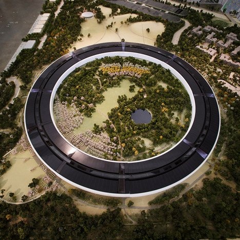 Ảnh nhìn từ trên xuống của Apple Campus