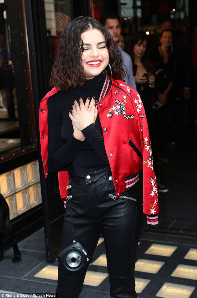 Ngỡ ngàng về một tình bạn tuyệt vời trong showbiz - 11 Selena Gomez hiện đang tham gia dự án phim mới.