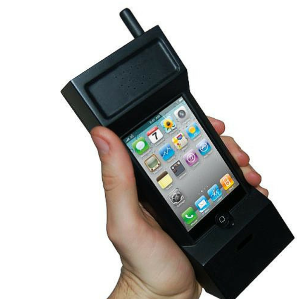 10 kiểu ốp lưng iPhone lạ đời nhất mà bạn từng thấy - 13 Dành cho những ai thích dùng iPhone, nhưng lại ưa chuộng kiểu dáng của một chiếc ... bộ đàm.