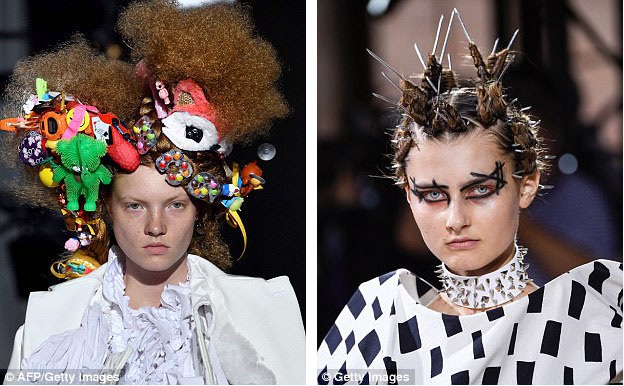 Tóc của người mẫu xuất hiện trong show của Comme des Garçons khiến người xem muốn nhớ về… tuổi thơ (ảnh trái); trong khi đó, phong cách trang điểm nổi loạn như của những cô cậu tuổi teen xuất hiện trong show của Junya Watanabe (phải).