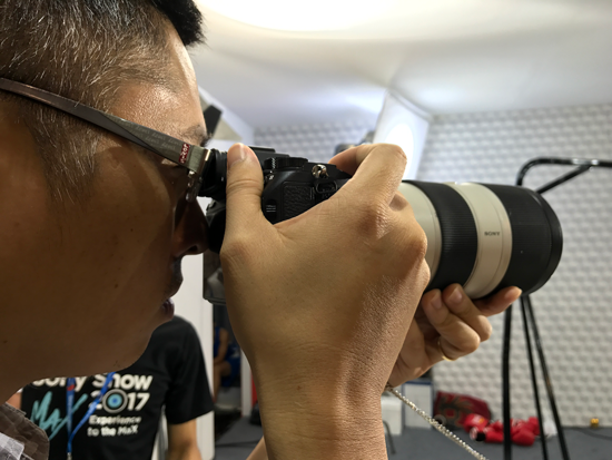 Sony Show 2017 hút khách nhờ loạt sản phẩm công nghệ ấn tượng - 7 Trải nghiệm trên tay camera Alpha 9 tại sự kiện Sony Show 2017.