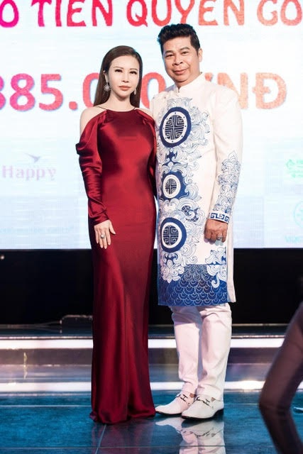 Hoa khôi Lan Phương hát trong đêm “Vu Lan nhớ mẹ” - 7 Ông Hoàng Đức Huy Phó Tổng Gd Tâp Đoàn Tôn Hoa sen( quán quân Doanh nhan Toả Sáng)