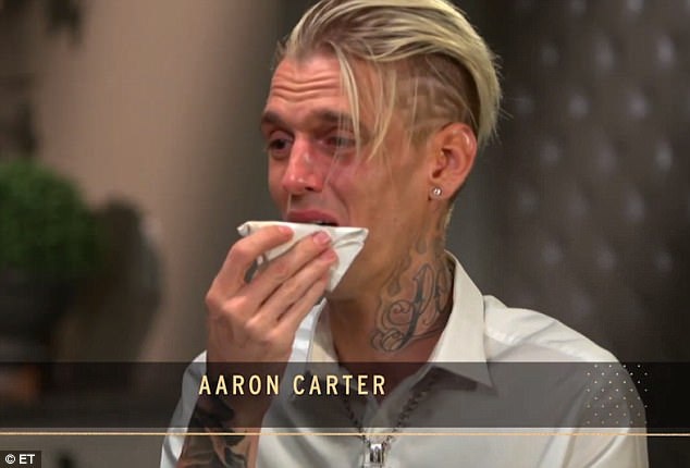 “Sao” nhí Aaron Carter bệ rạc đáng kinh ngạc ở tuổi 30 - 3
Aaron Carter bật khóc trên truyền hình khi trả lời phỏng vấn ngày 18/7 và khẳng định mình không hề say xỉn khi lái xe