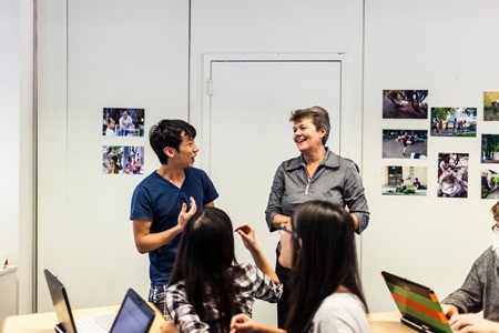 
Mỗi suất học bổng trị giá 25.000USD/năm.
