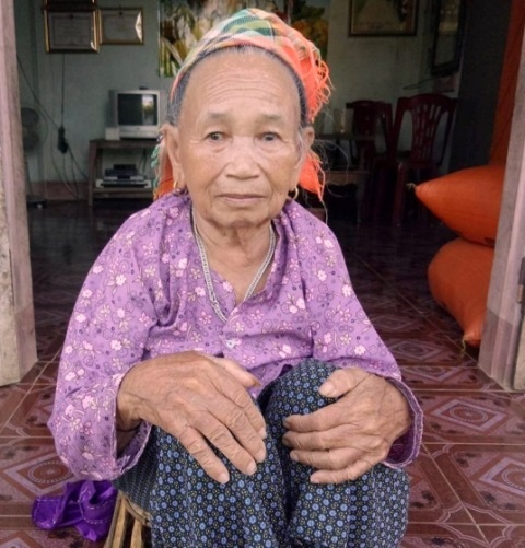 Mẹ liệt sĩ hiến 5.000 m2 đất: "Sống là để cho" - 1 
Mẹ Lá năm nay đã gần 90 tuổi.