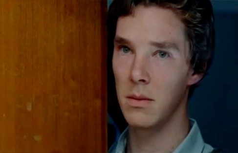 Khó nhận ra các tài tử Hollywood khi chưa nổi tiếng - 14
Sherlock Holmes Benedict Cumberbatch năm 2002 trong phim Silent Witness
